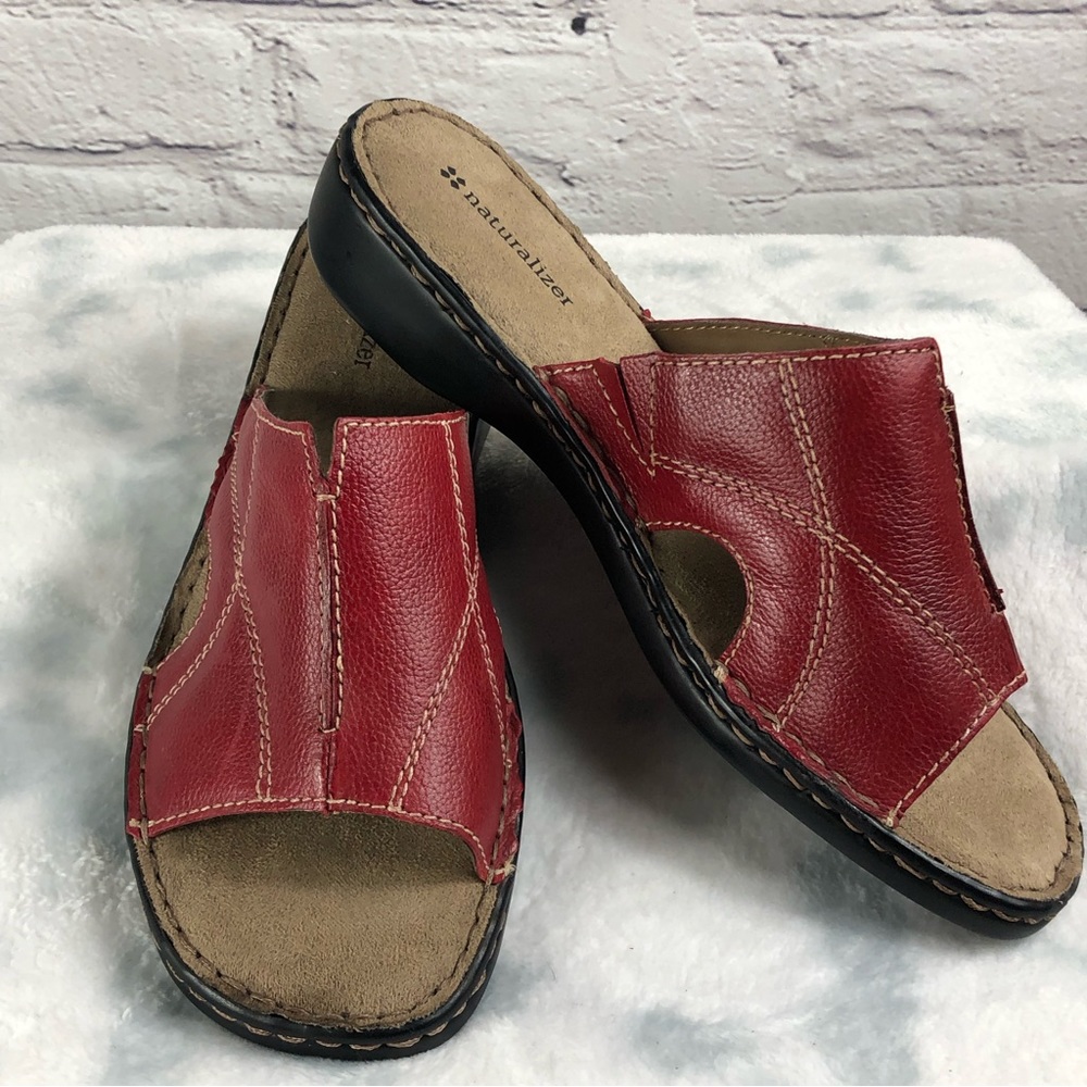 NATURALIZER RED PEBBLE LEATHER CADELL SANDALS/SLIDES SIZE 8 1/2 /8•5